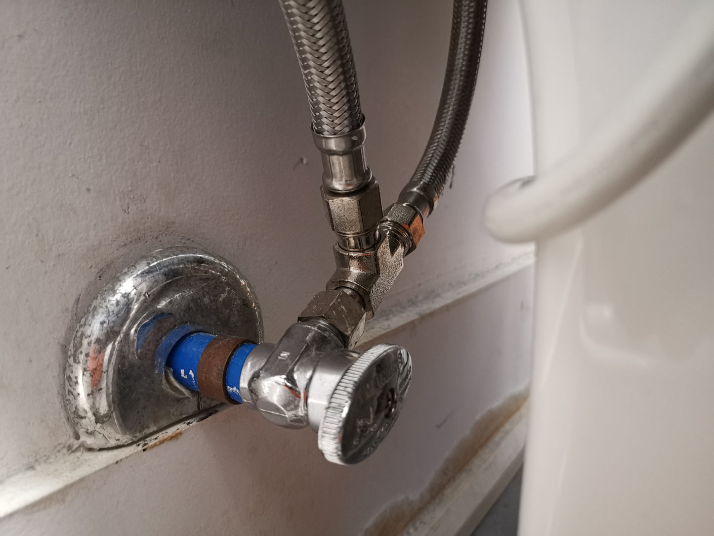 Condor C-FIM535: Instant heating smart toilet seat, convenient remote control, easy to install, elongated size