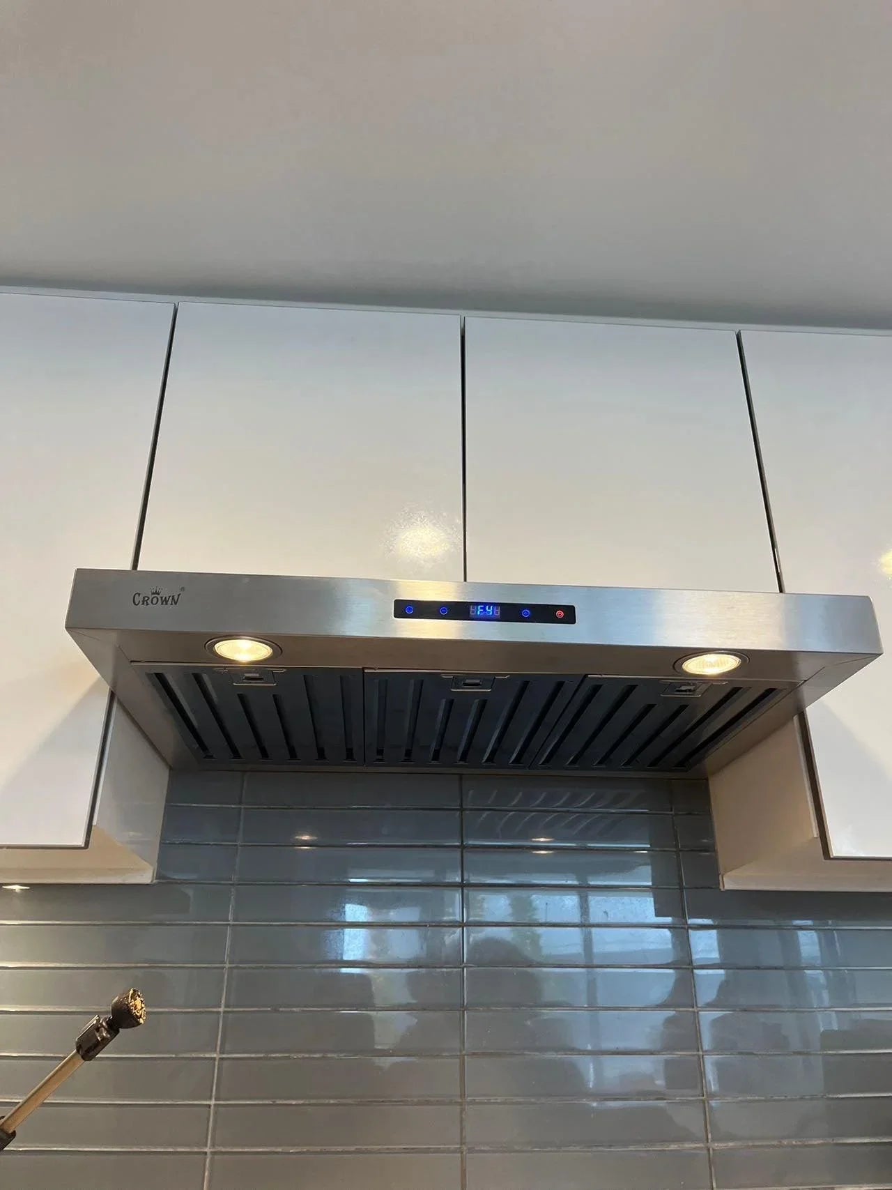 Crown Range Hood PRO-Z01| 800 CFM| Wall Mount| 30"/ 36"| Stainless Steel - YOURISHOP.COM